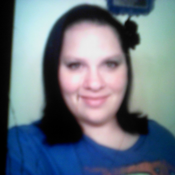 Meet your Posher, Christina - Picture 3 of 4